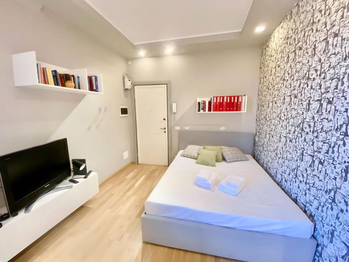 Viale Umbria Colorful And Cosy Studio * Milan